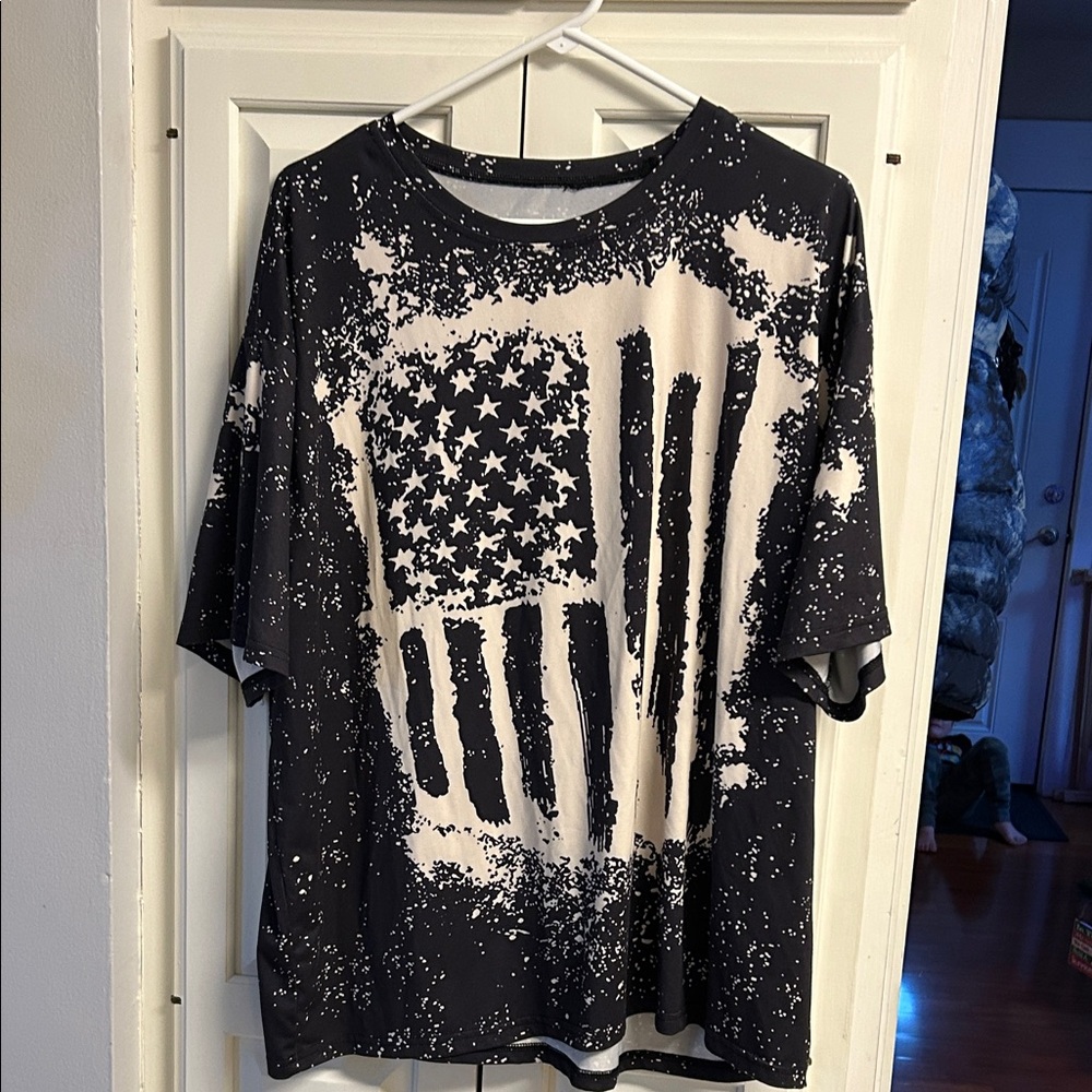 Black and White Graphic T-Shirt 3x